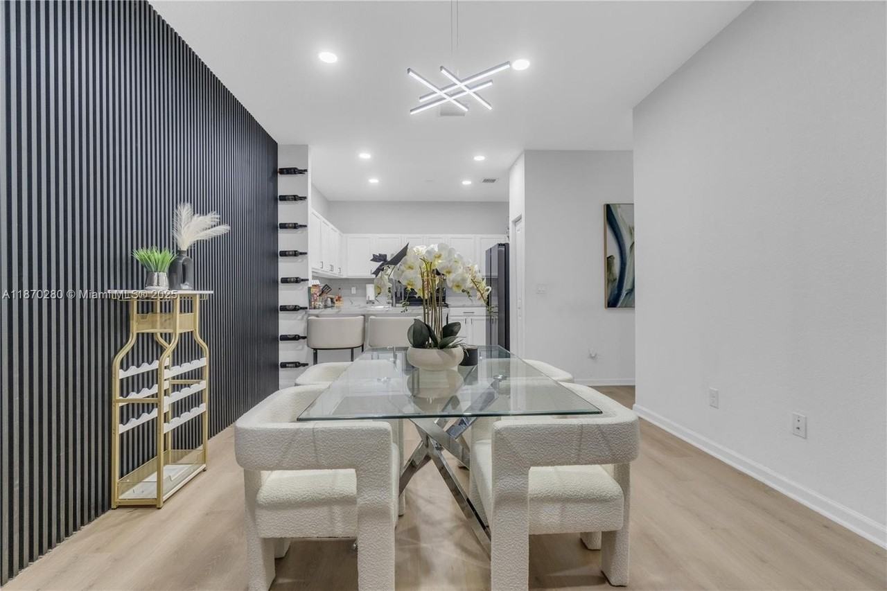 3529 Nw 29th Pl - Photo 3 of 39