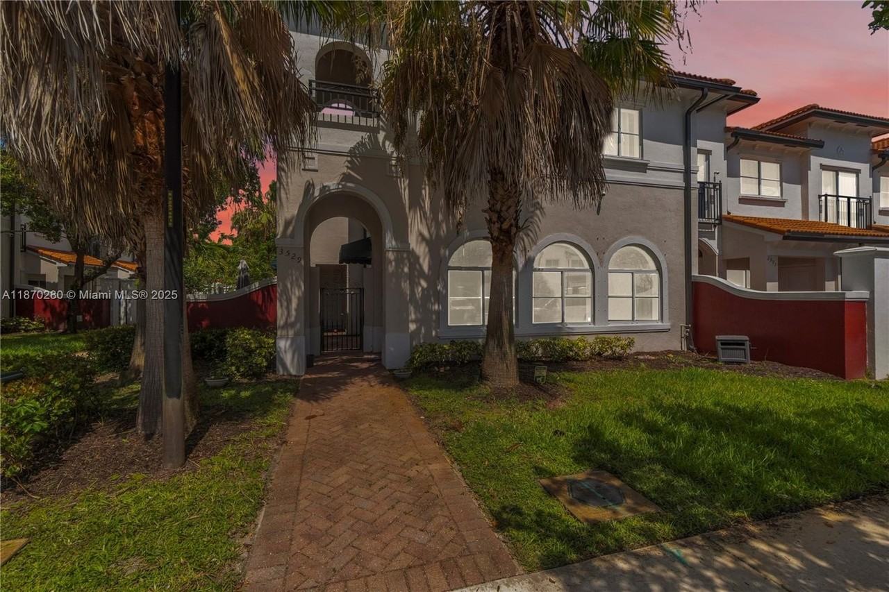 3529 Nw 29th Pl - Photo 6 of 39