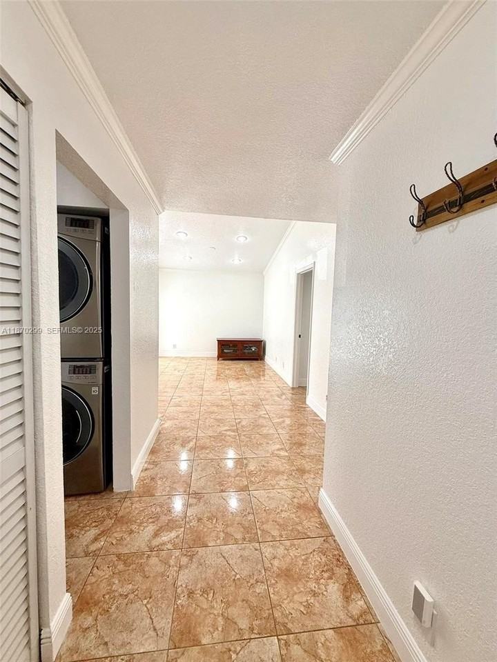 17230 Nw 60th Ct #17230 - Photo 4 of 31