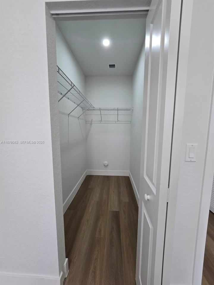 1313 Northwest 6th Avenue - Photo 5 of 19