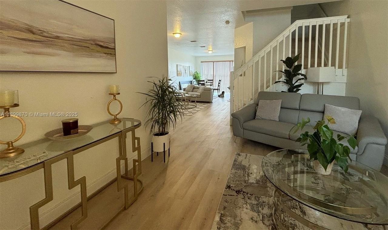 12515 Sw 124th Path - Photo 7 of 38