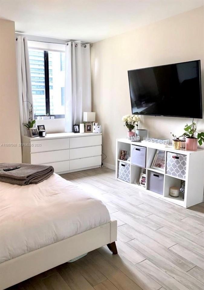 999 Sw 1st Ave #1407 - Photo 4 of 7