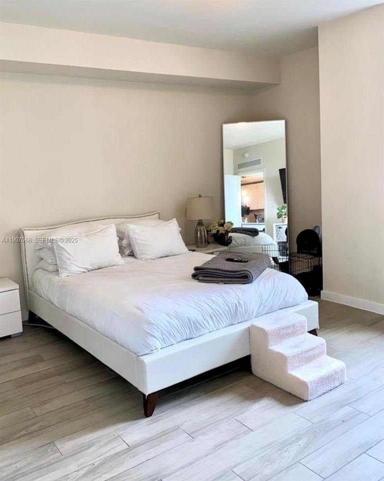 999 Sw 1st Ave #1407 - Photo 7 of 7