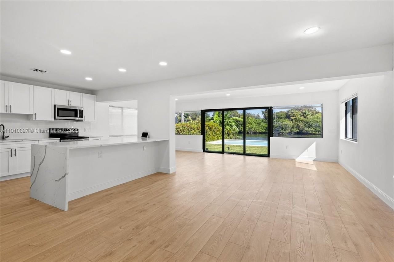 317 North 31st Avenue #1