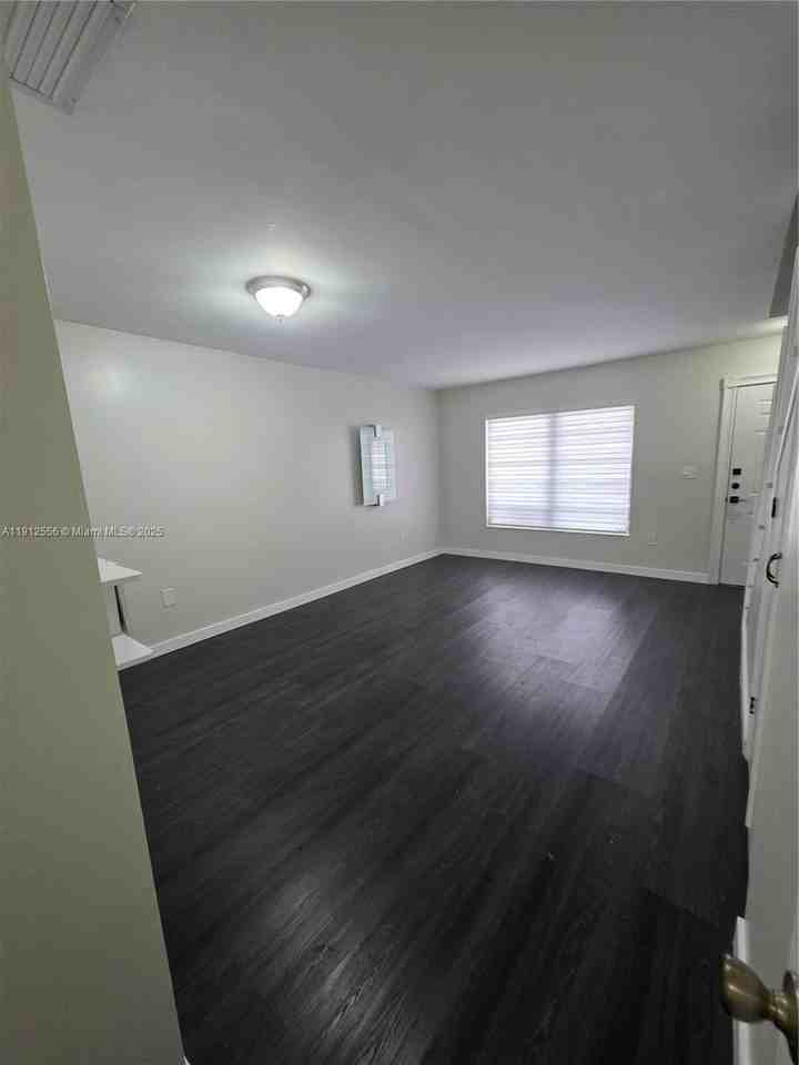 111 Sw 113th Ave #104-8 - Photo 3 of 11