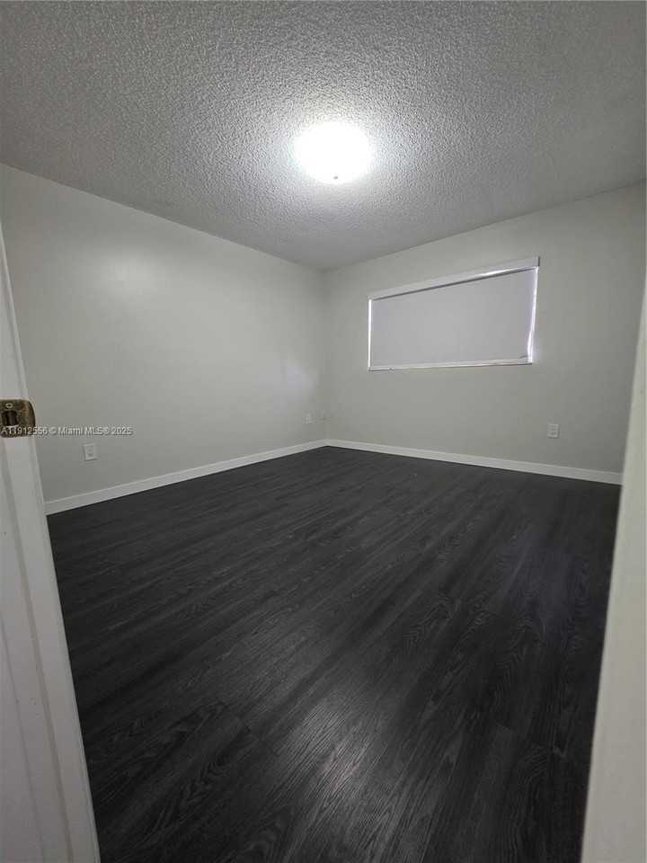 111 Sw 113th Ave #104-8 - Photo 6 of 11