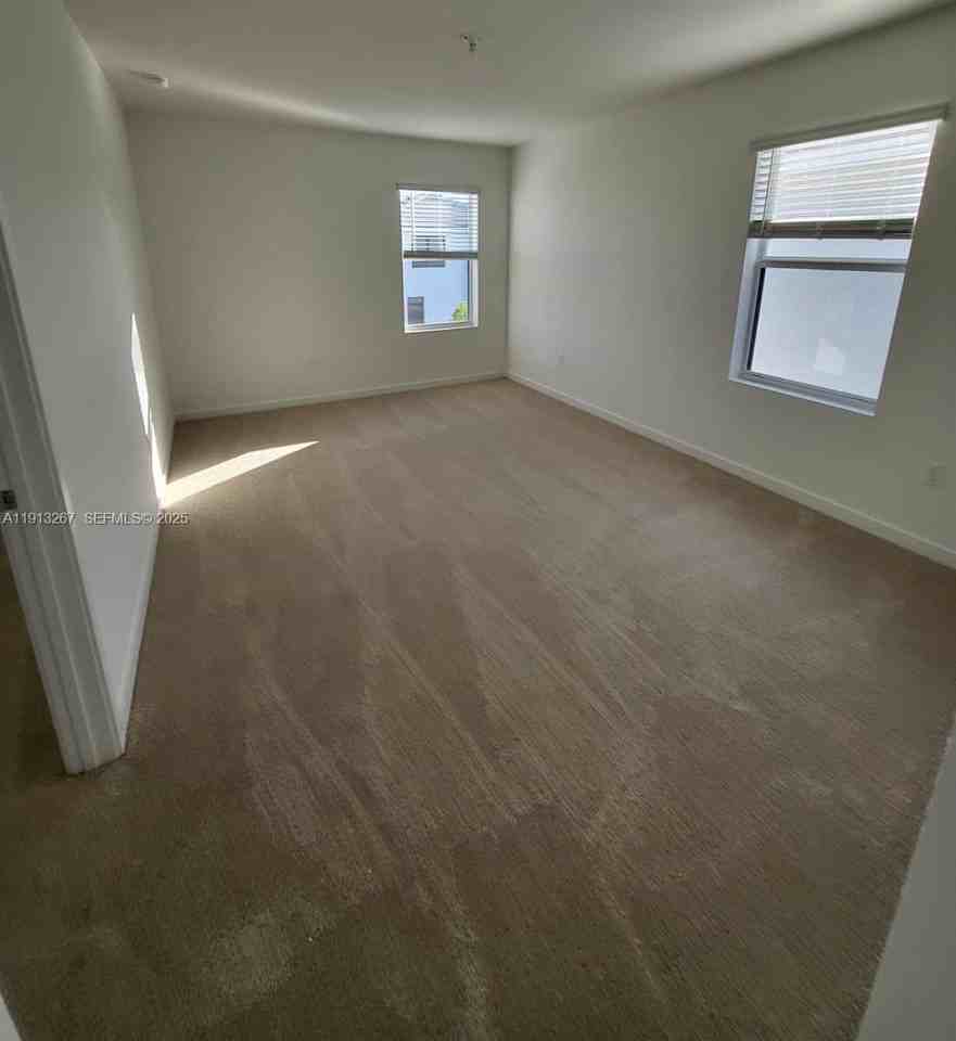 1683 Se 7th Ln #1683 - Photo 6 of 21