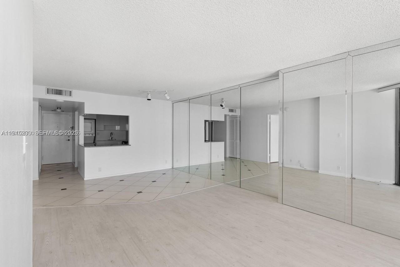 1865 Brickell Avenue - Photo 6 of 30