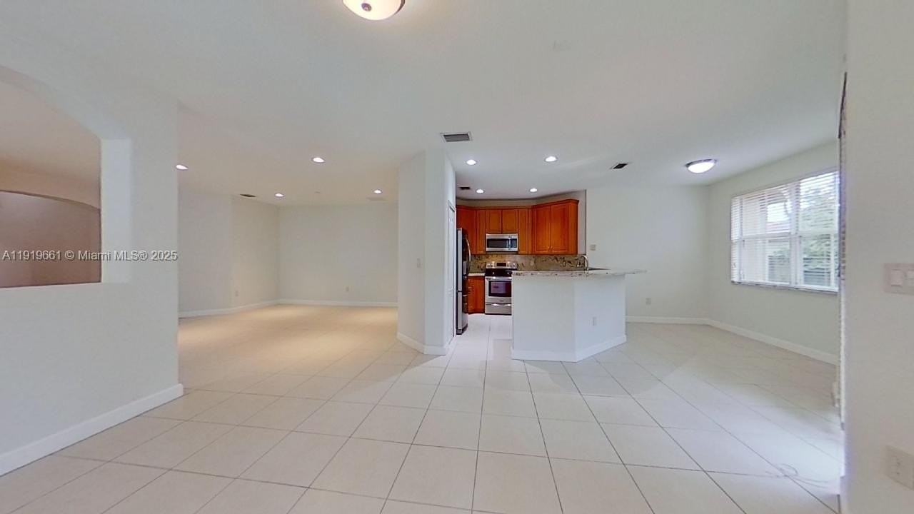 11229 Nw 78th Ln #0 - Photo 6 of 42