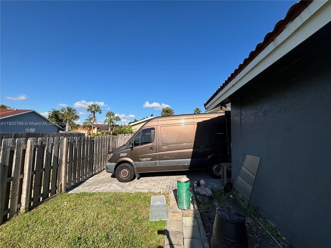 7099 Nw 48th Ct - Photo 5 of 33