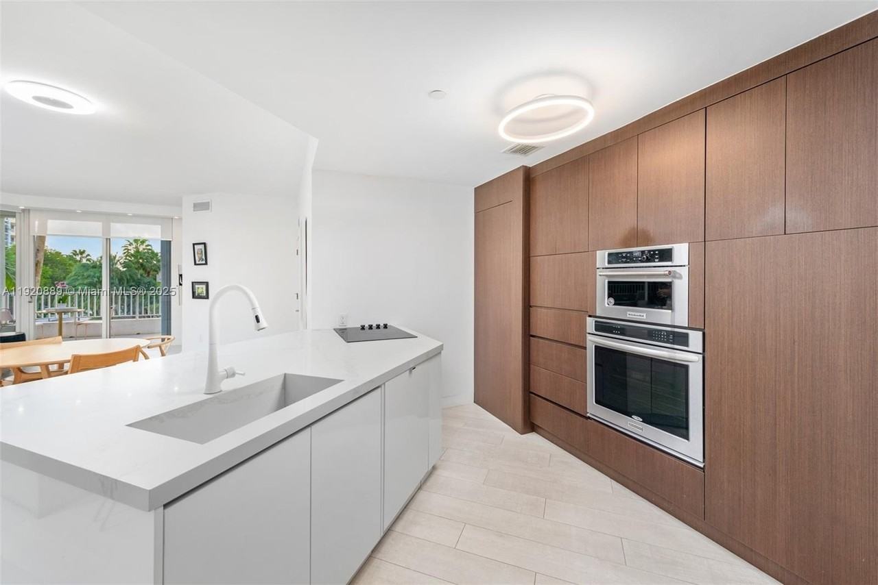 715 Crandon Blvd #305 - Photo 4 of 20