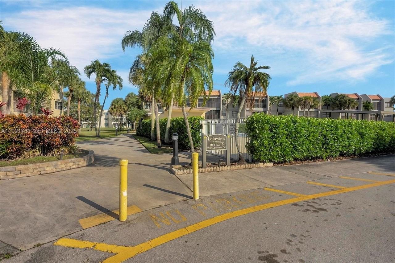 230 Lakeview Dr #206 - Photo 2 of 41