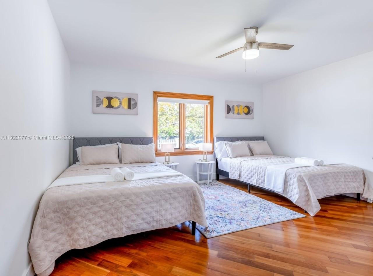 1230 Sw 22nd Ter - Photo 6 of 35