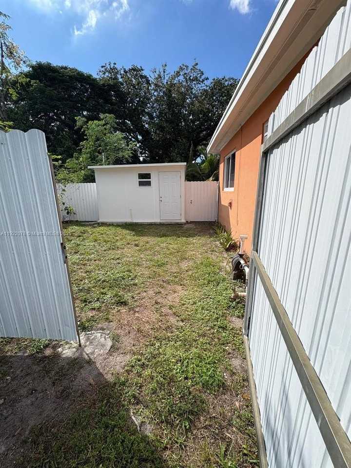 15020 Nw 12th Ave - Photo 2 of 6