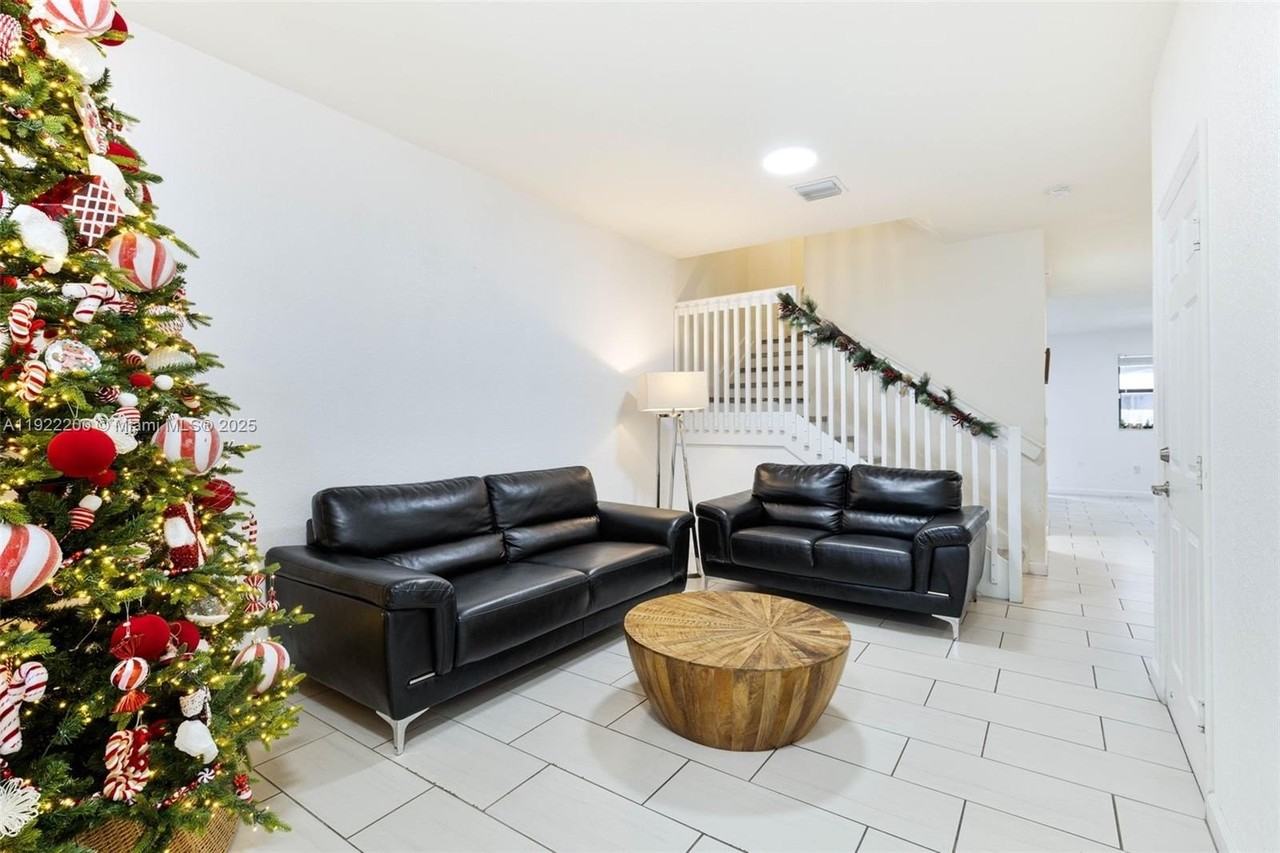 15070 Sw 119th Ln - Photo 4 of 30