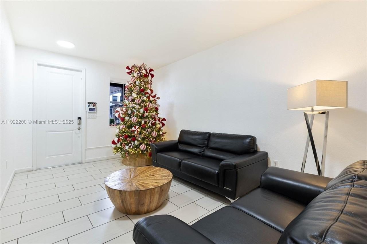 15070 Sw 119th Ln - Photo 5 of 30