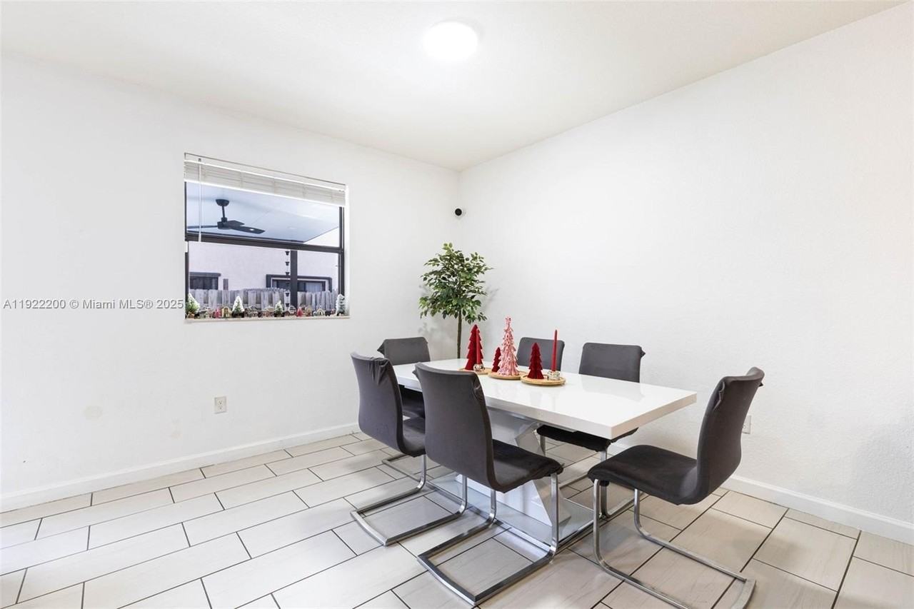 15070 Sw 119th Ln - Photo 7 of 30