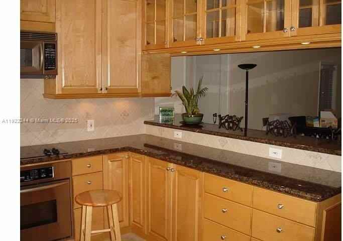 809 Almeria Ave - Photo 4 of 14