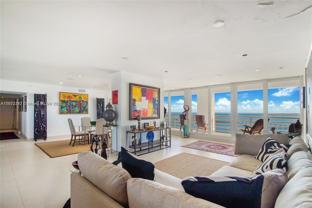 1541 Brickell Avenue - Photo 2 of 24