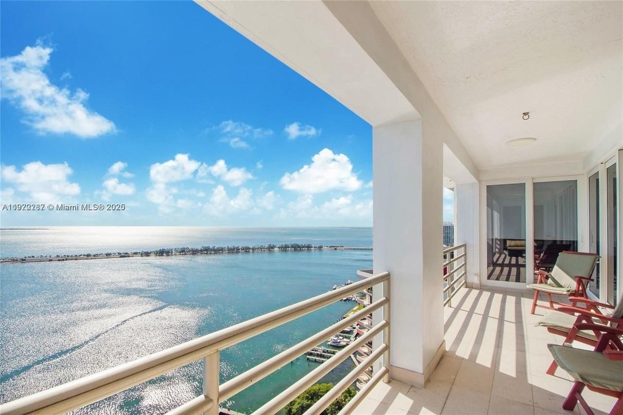 1541 Brickell Avenue - Photo 4 of 24