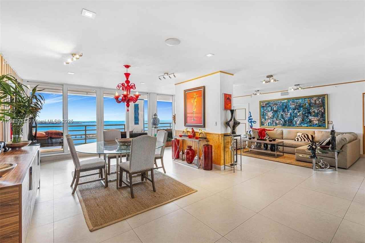 1541 Brickell Avenue - Photo 7 of 24