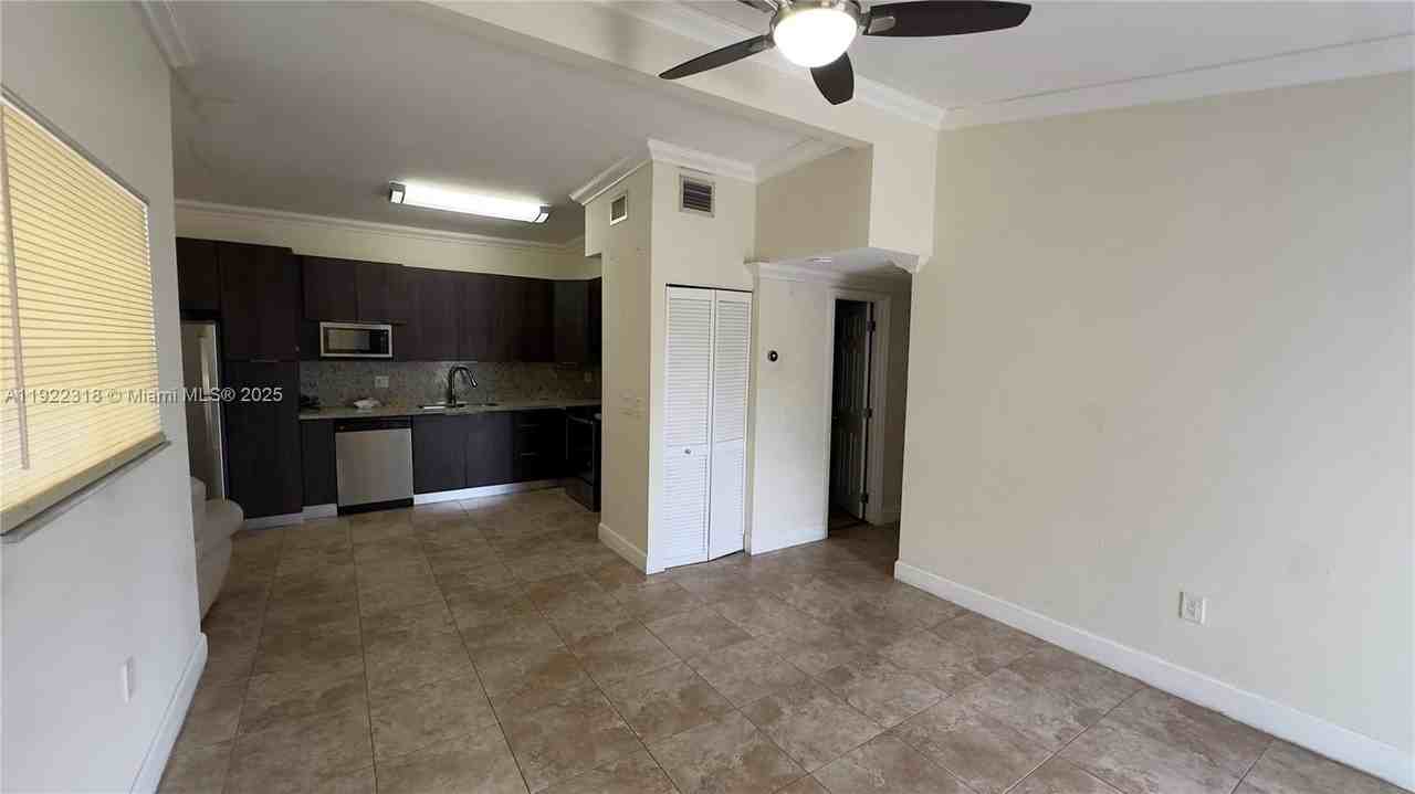 5125 Sw 102nd Ave - Photo 7 of 23