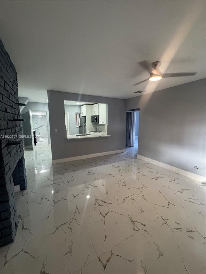 1171 Ne 161st Ter #0 - Photo 2 of 11