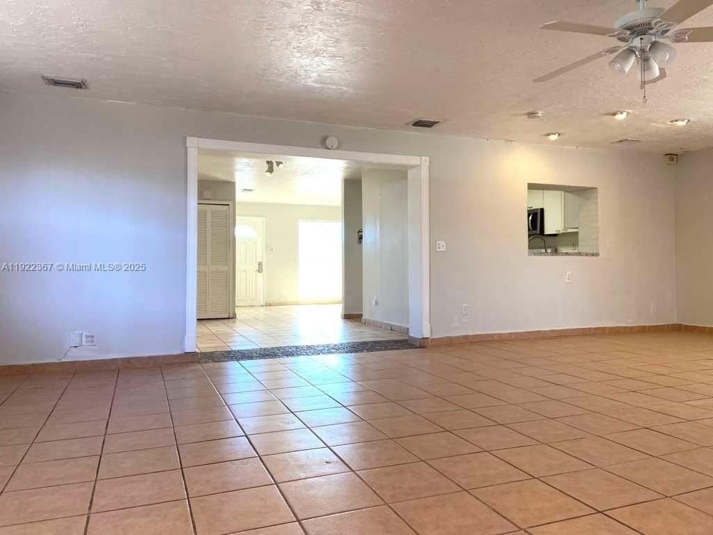 8825 Sw 19th St #8825 - Photo 6 of 21