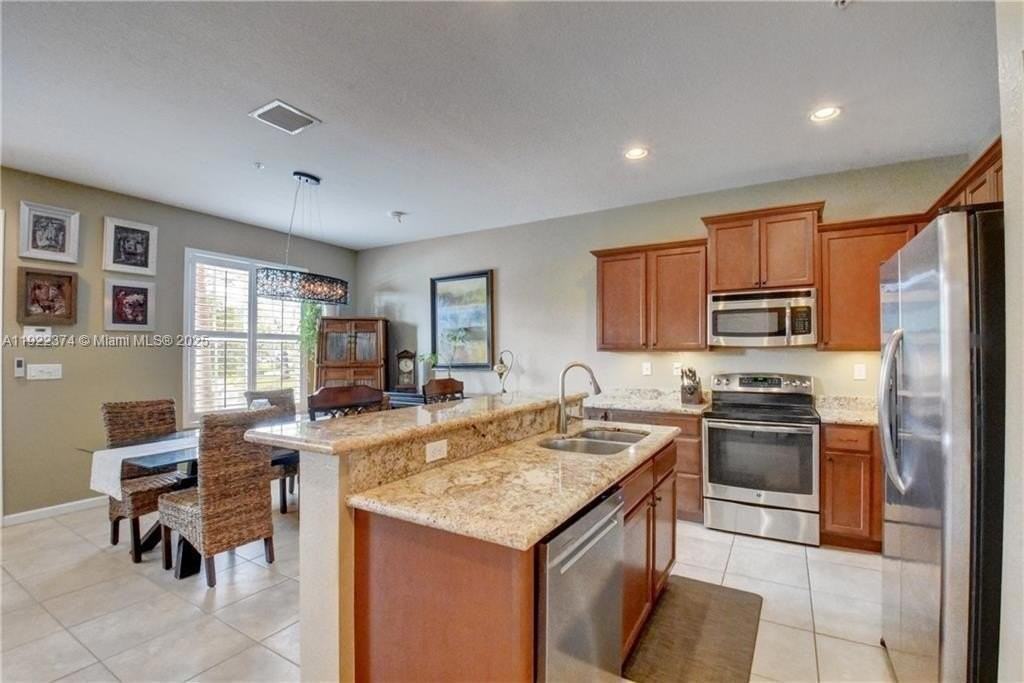 256 Sw 6th Ct - Photo 3 of 25