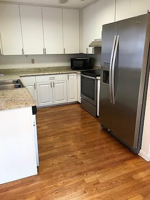 1361 Cottonwood Cir - Photo 4 of 16