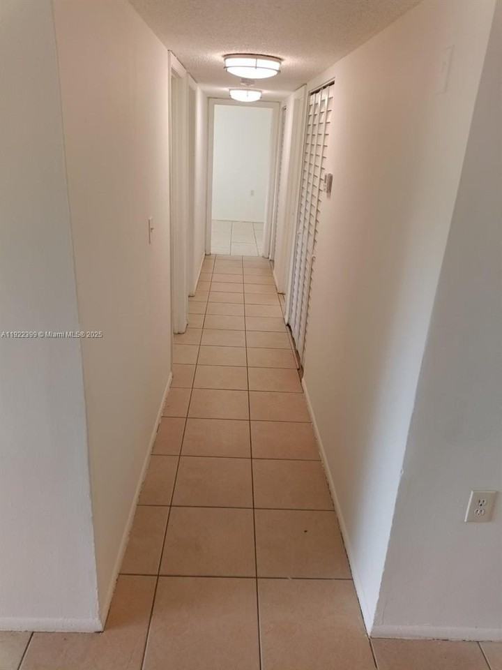 1200 Lake Victoria Dr #K - Photo 4 of 10