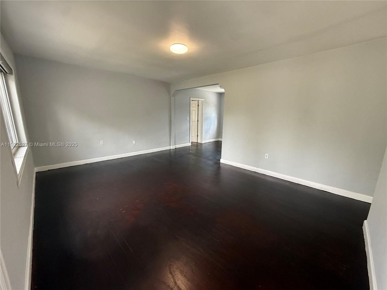 501 Sw 69th Ave - Photo 4 of 18