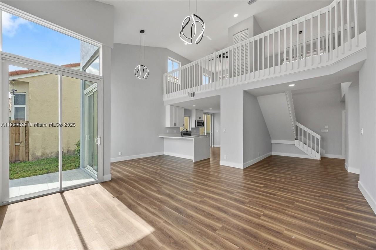 3835 Lombardy St - Photo 5 of 25