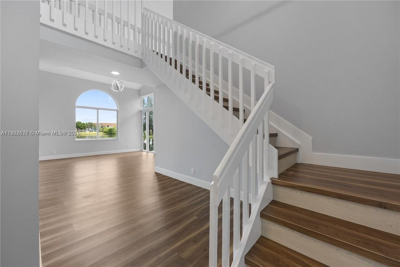 3835 Lombardy St - Photo 6 of 25