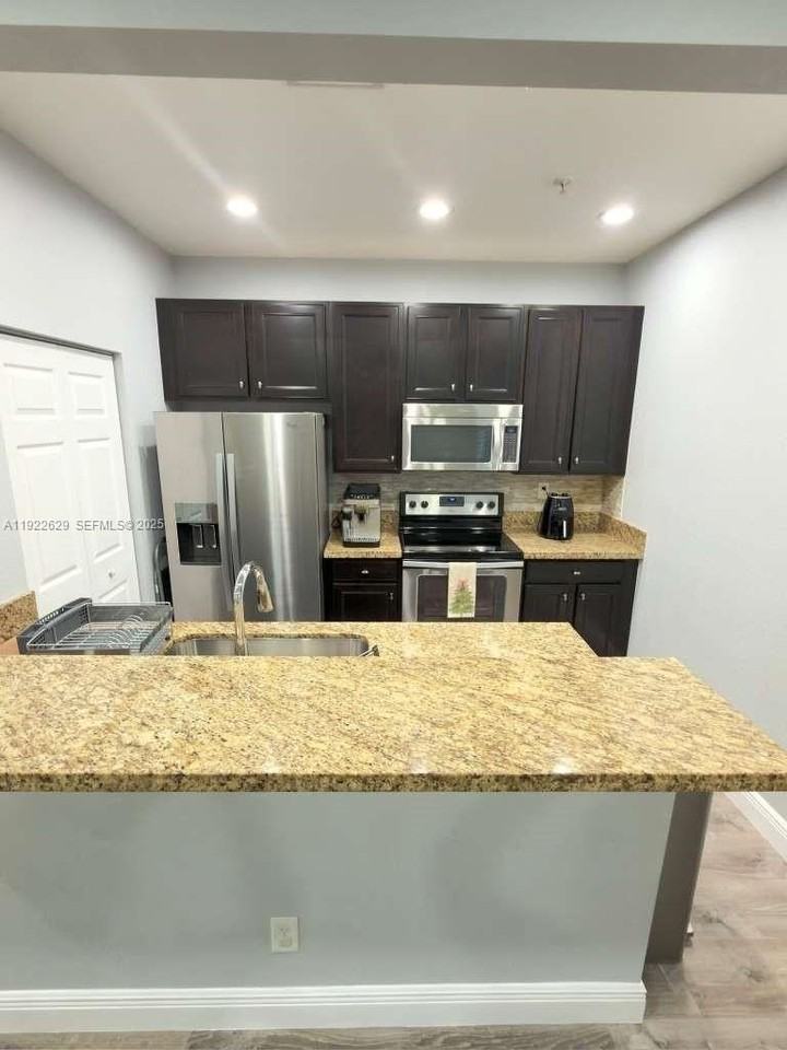 1505 Sw 147th Ave #1505 - Photo 7 of 36