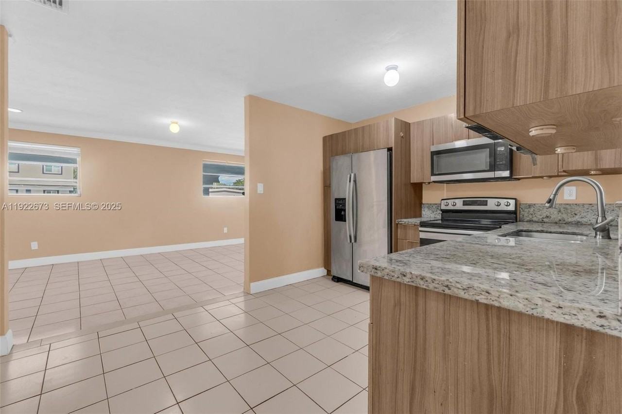 10220 Sw 178th St #10220 - Photo 6 of 25