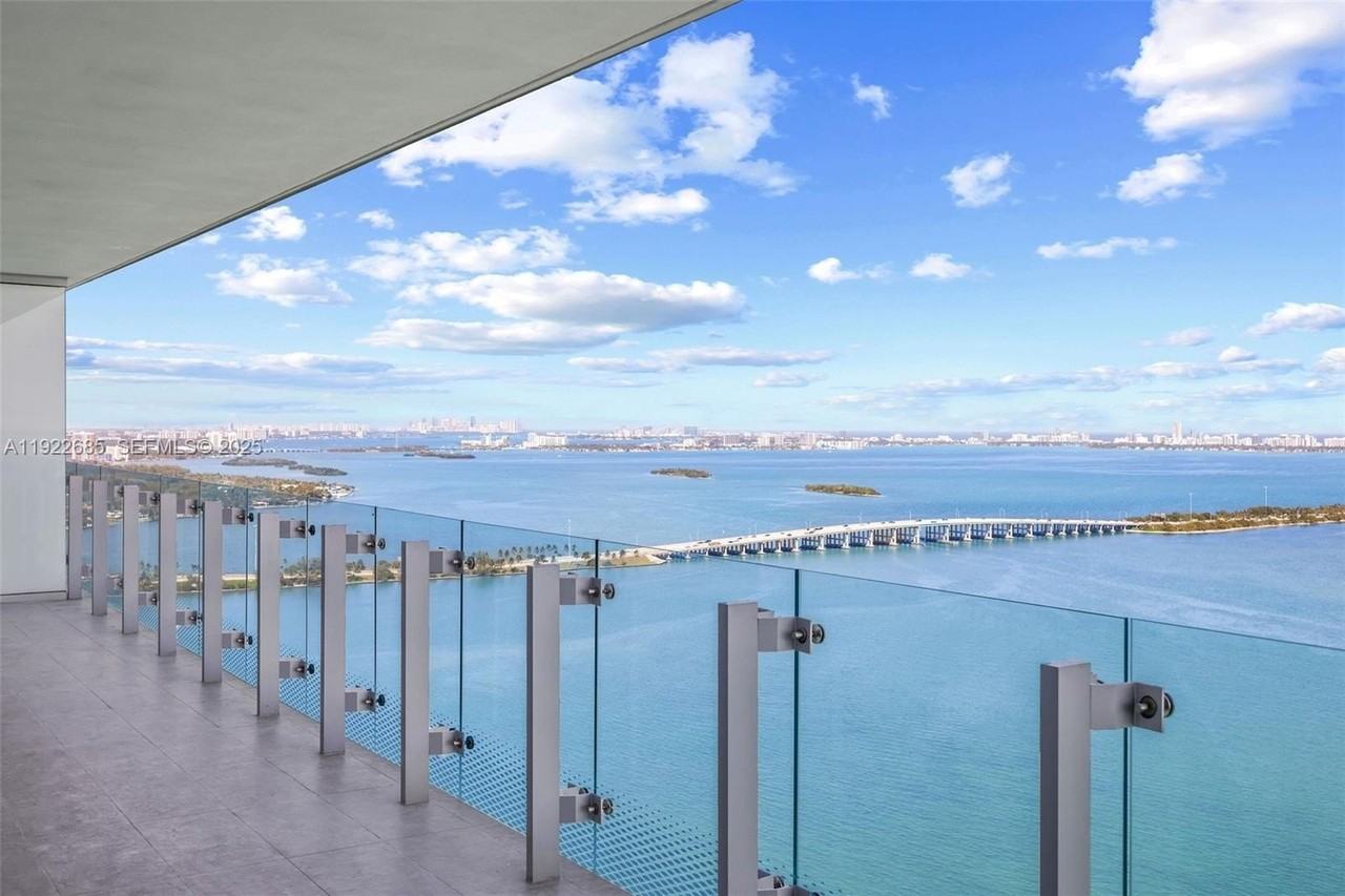 700 Ne 26th Ter #3602