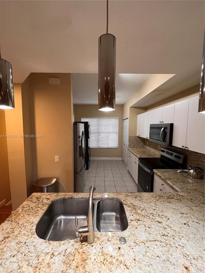 730 Ne 90th St #109 - Photo 6 of 23