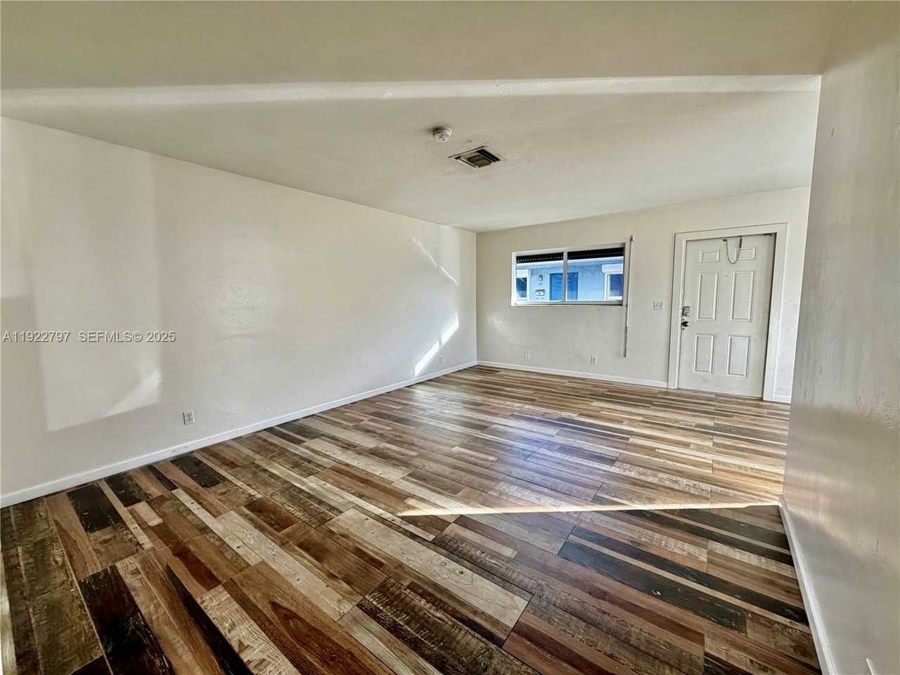 1821 North 17th Court #21 - Photo 7 of 17