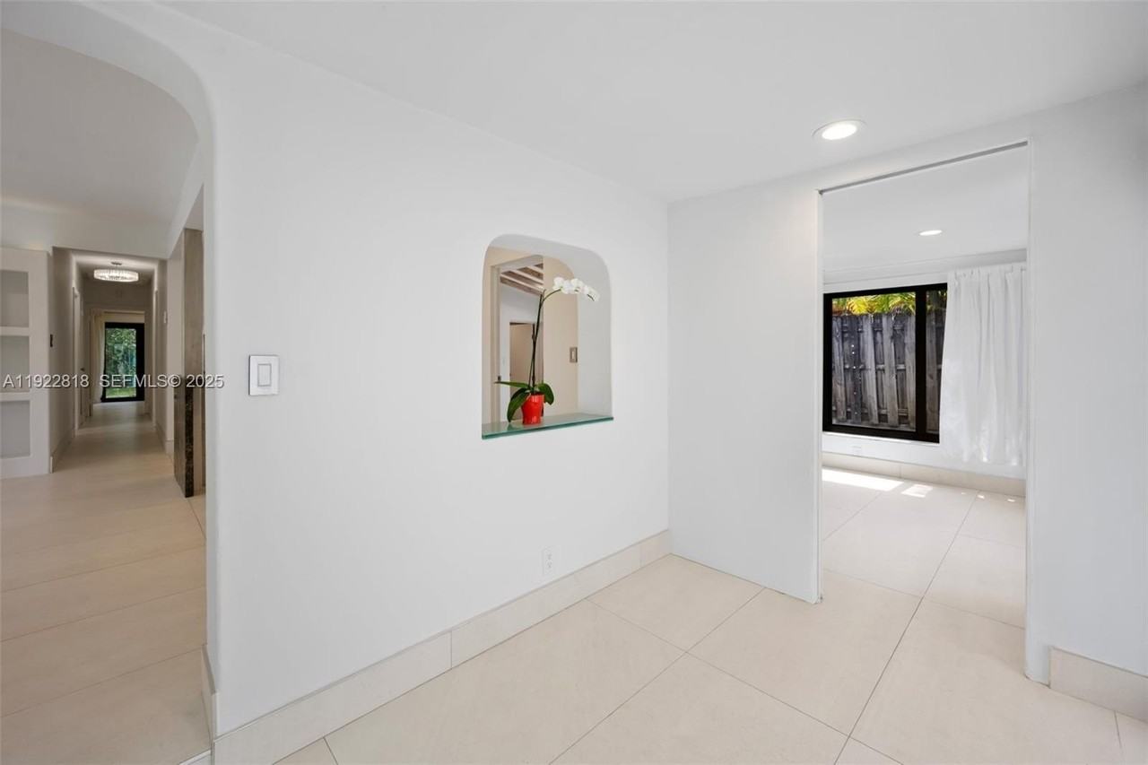 1201 Ne 178th St - Photo 2 of 21