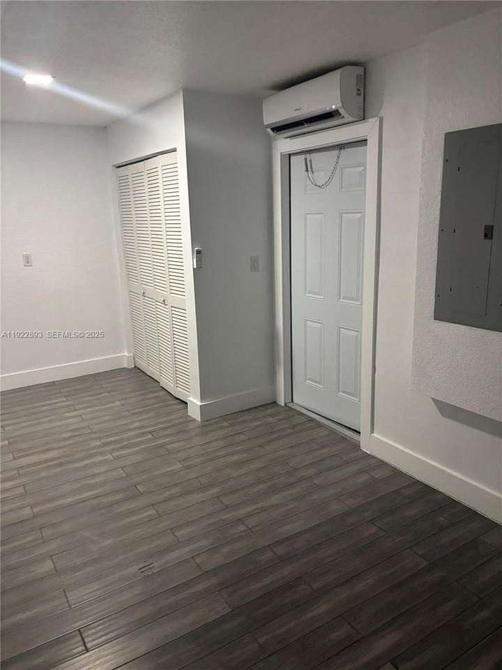 15535 Sw 10th St - Photo 4 of 10