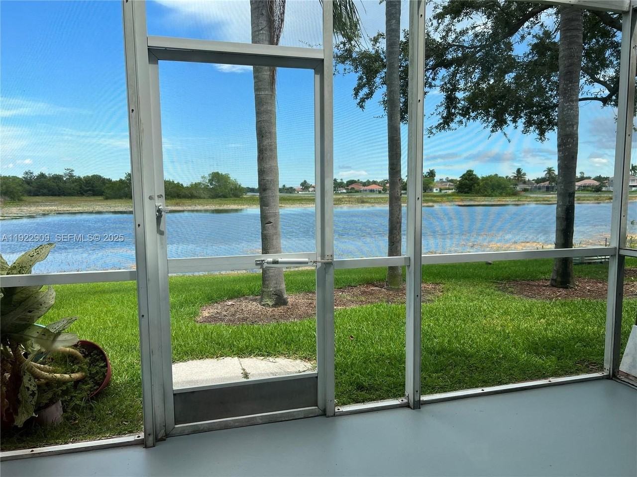 1816 Salerno Circle - Photo 3 of 31