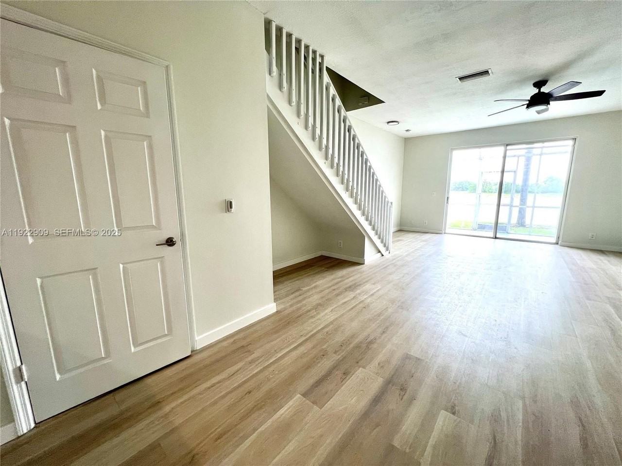 1816 Salerno Circle - Photo 6 of 31