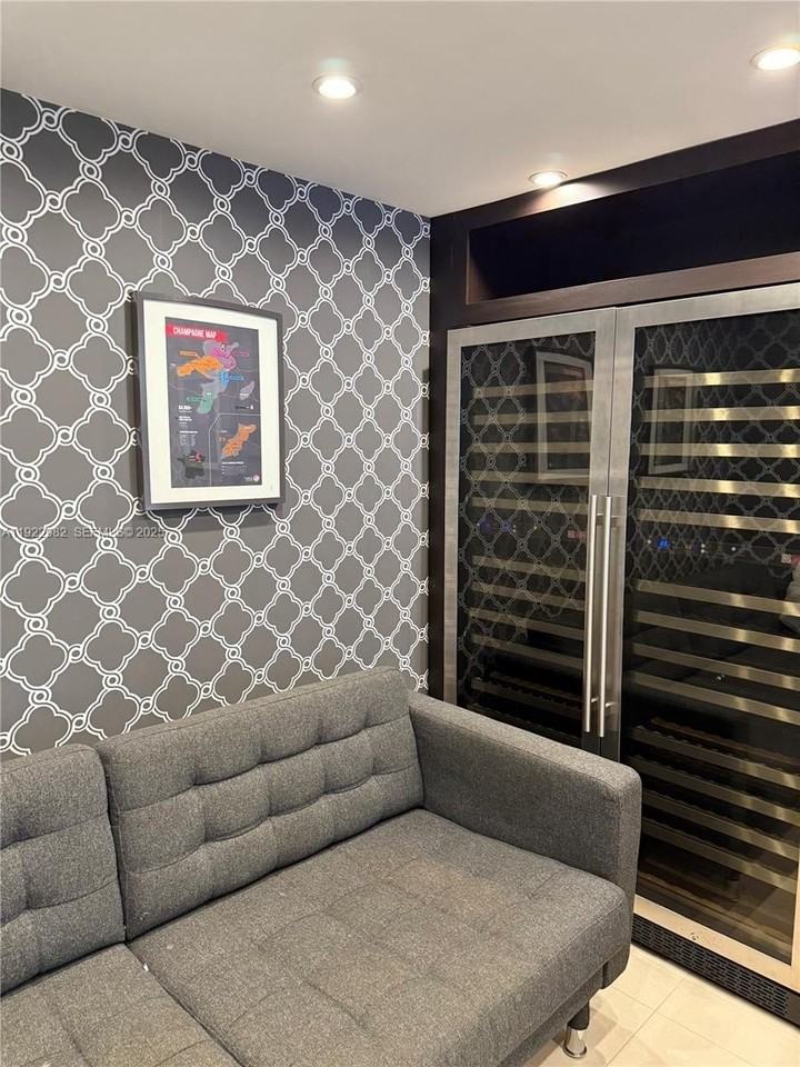 825 Brickell Bay Drive #1151 - Photo 2 of 8