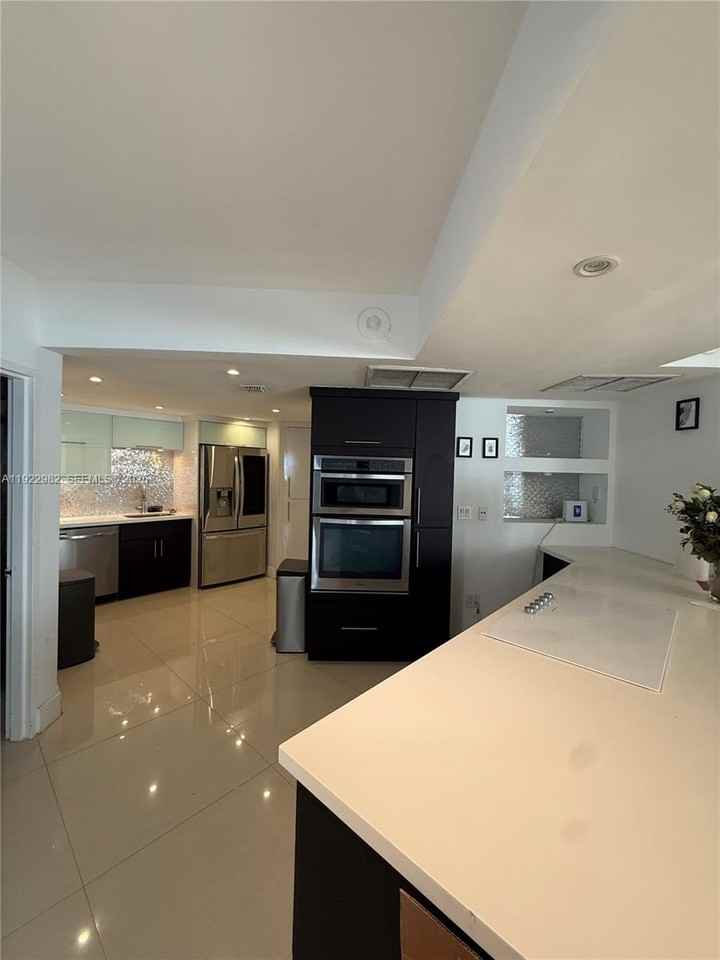 825 Brickell Bay Drive #1151 - Photo 5 of 8