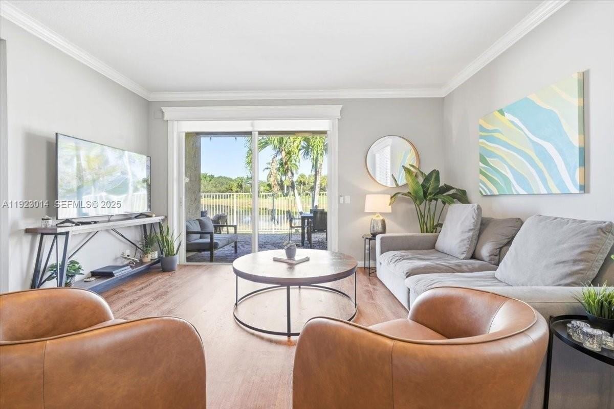 920 Golden Cane Dr - Photo 4 of 20