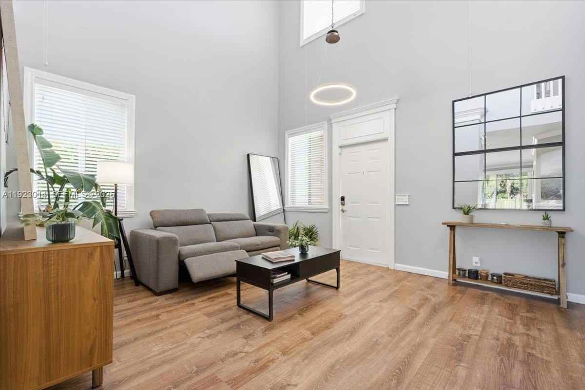 920 Golden Cane Dr - Photo 5 of 20