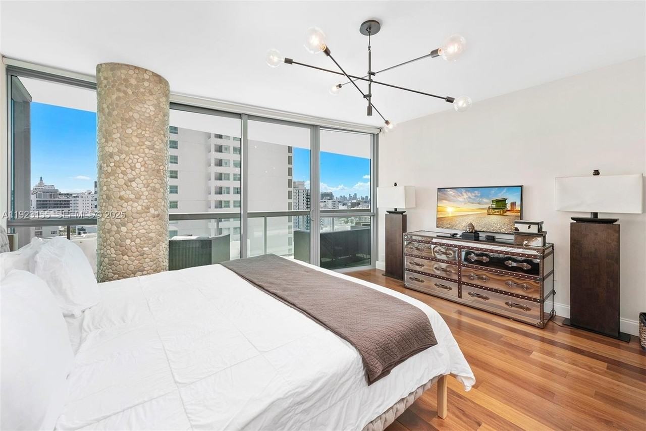 101 20th St #1706 - Photo 2 of 14