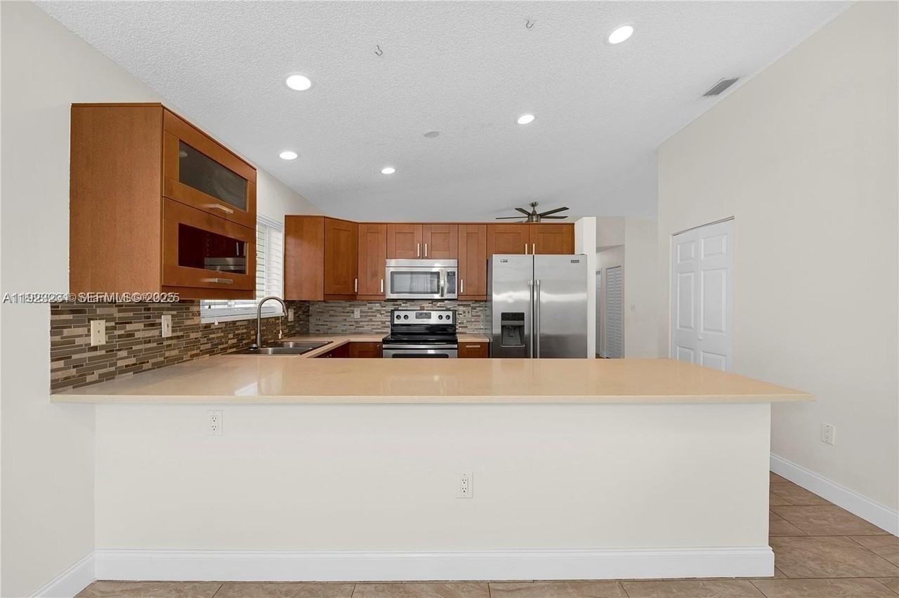 113 Danielle Ct - Photo 4 of 19