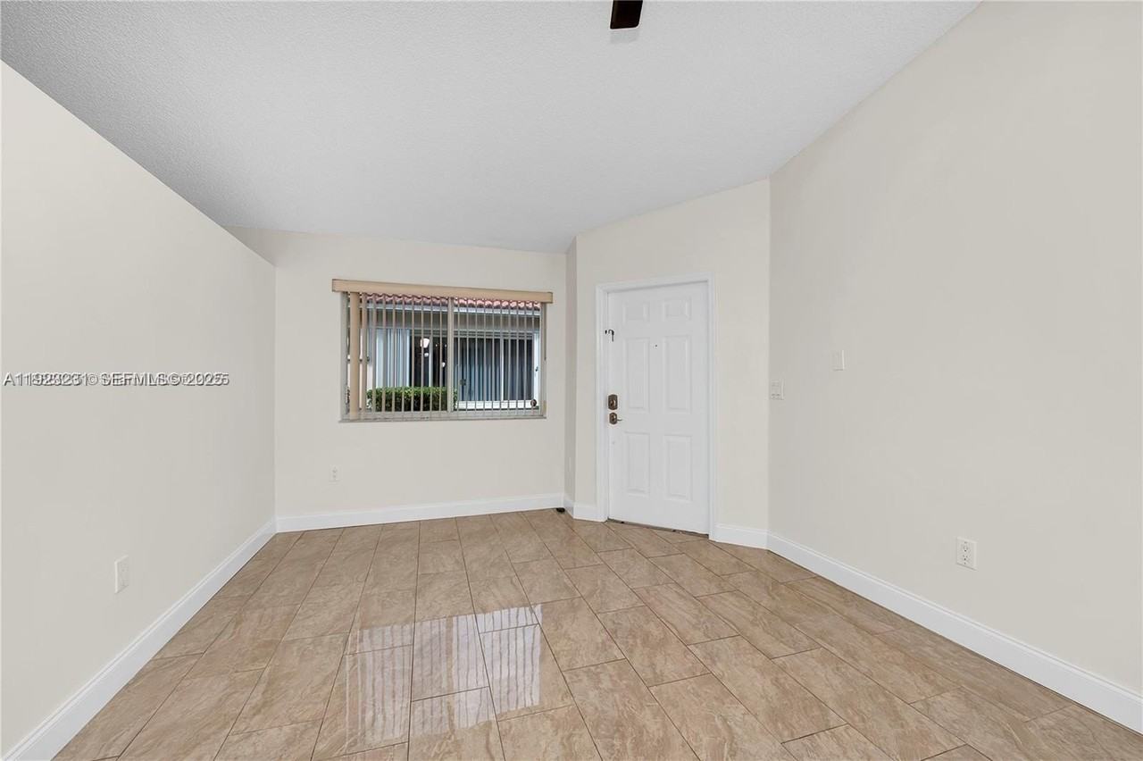 113 Danielle Ct - Photo 6 of 19